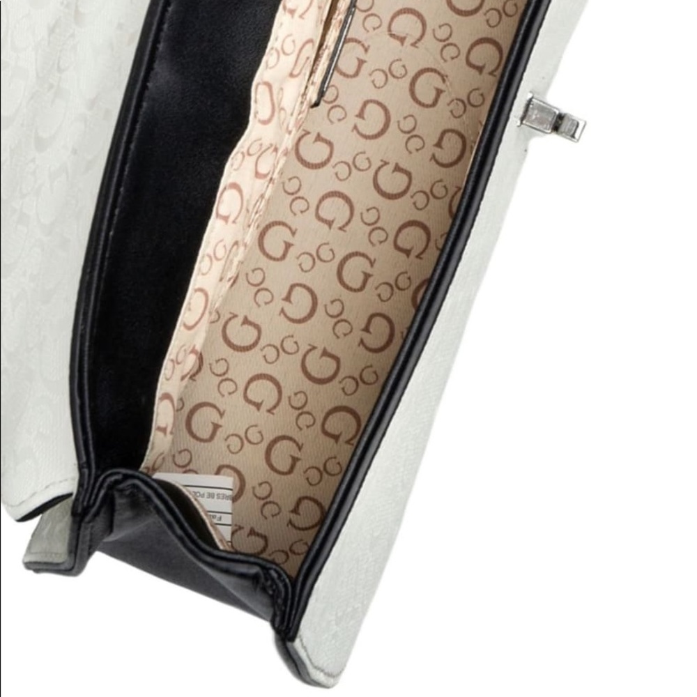 Guess Bags | Guess White purse 👛 - Picture 8 of 15